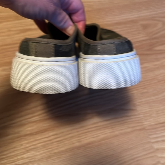 Nine West Camo mules/slide on 6.5 - Picture 5 of 5